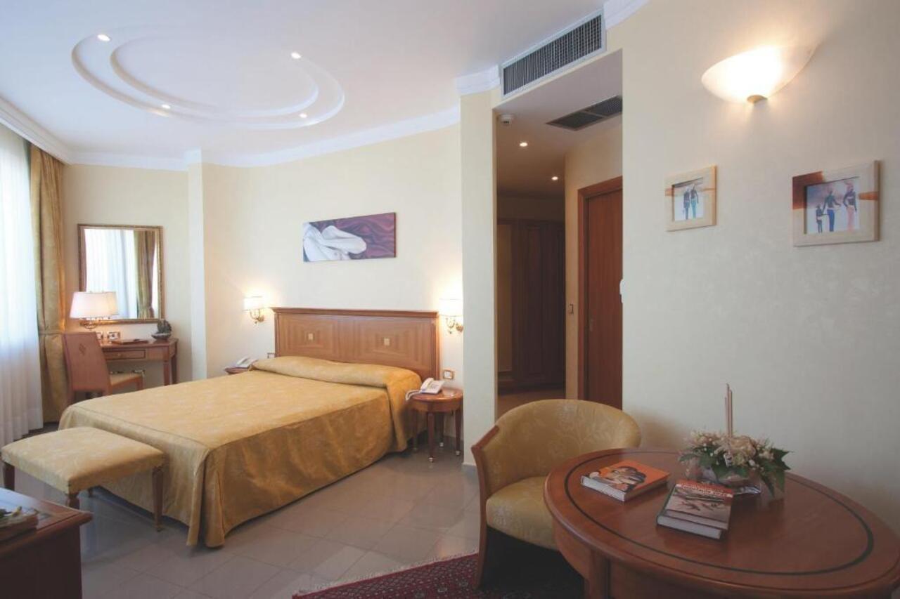 Hotel Tirreno Parghelia Eksteriør billede