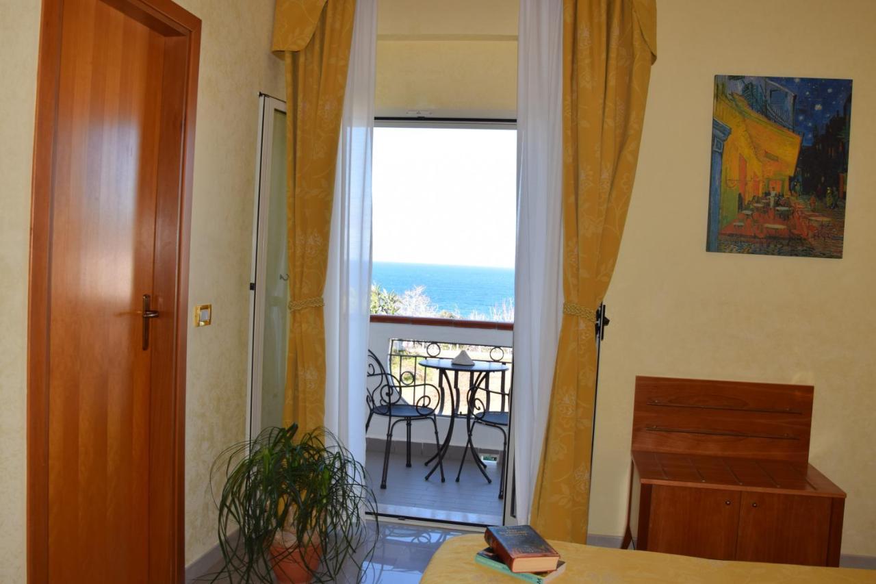 Hotel Tirreno Parghelia Eksteriør billede