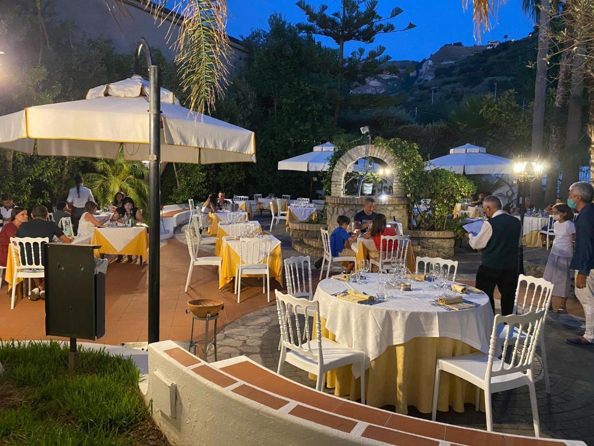 Hotel Tirreno Parghelia Eksteriør billede
