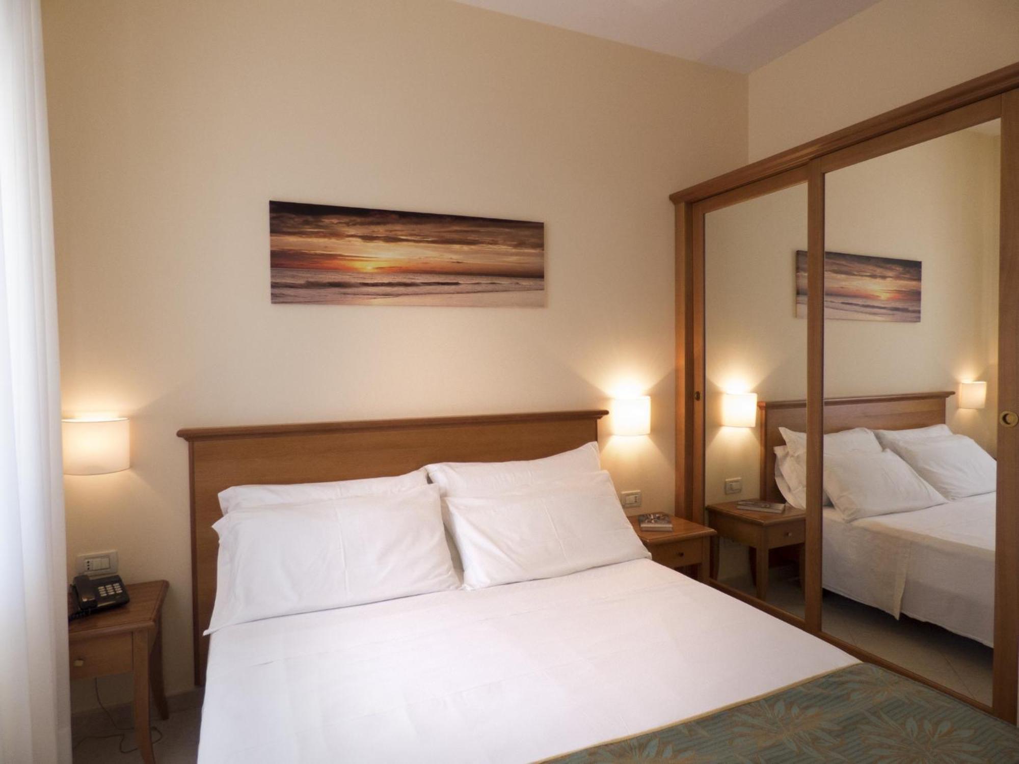 Hotel Tirreno Parghelia Eksteriør billede