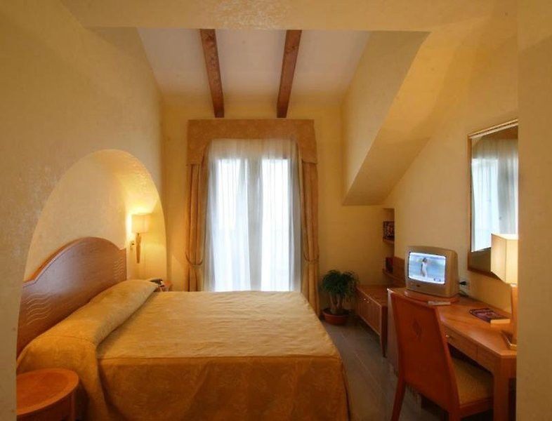 Hotel Tirreno Parghelia Eksteriør billede