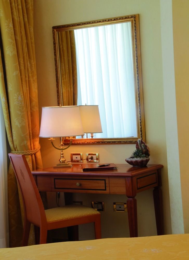Hotel Tirreno Parghelia Eksteriør billede