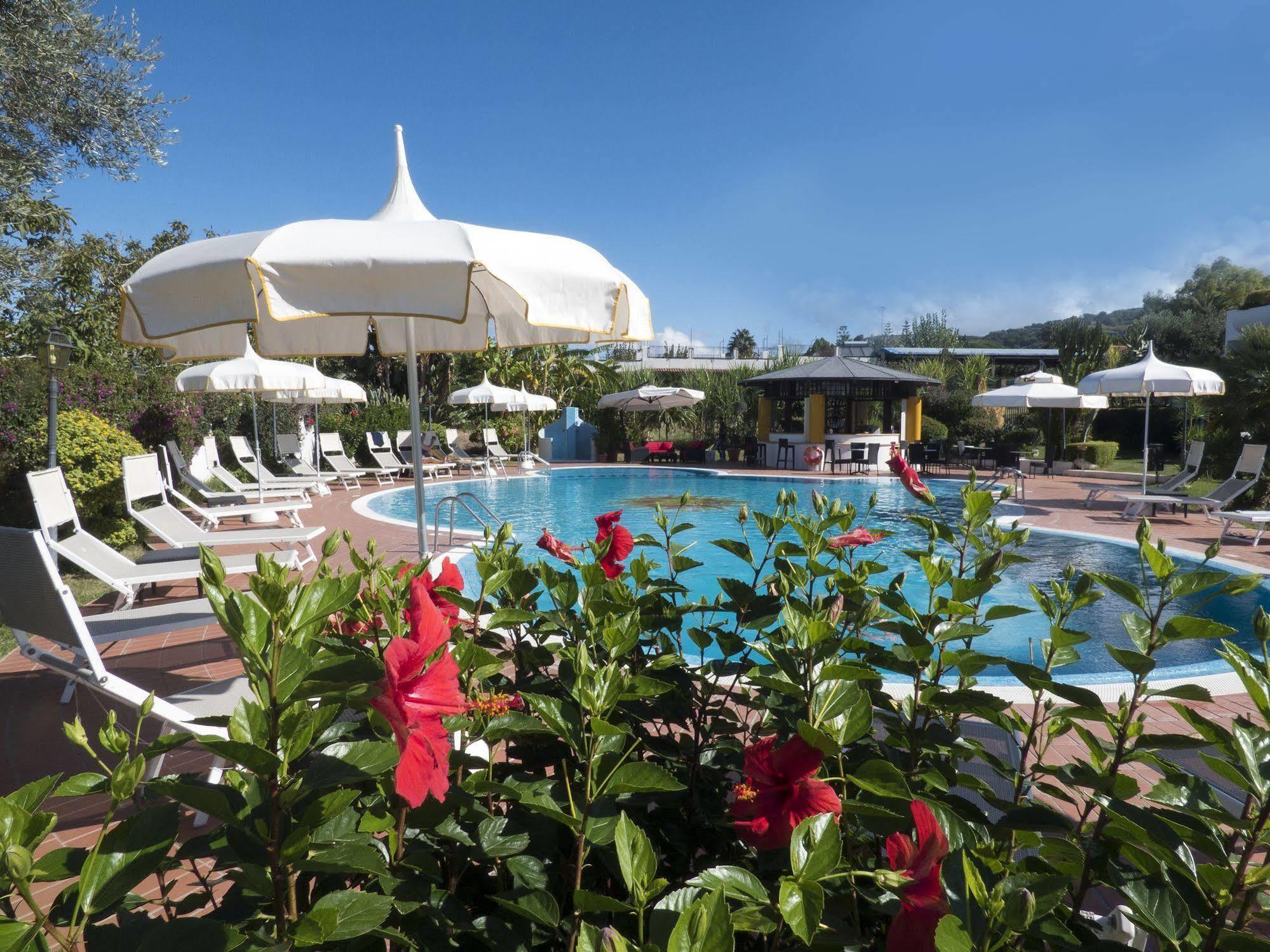Hotel Tirreno Parghelia Eksteriør billede