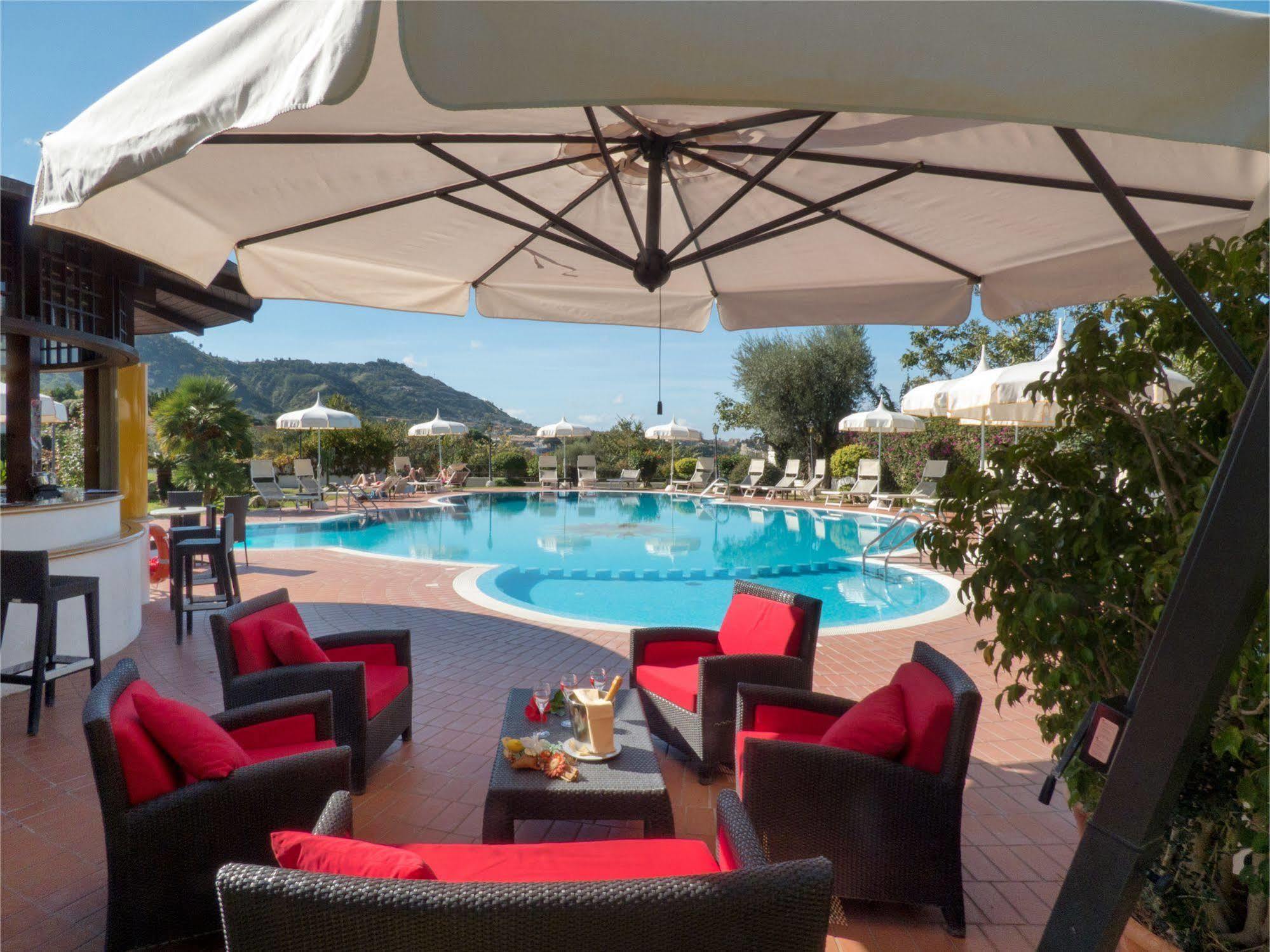 Hotel Tirreno Parghelia Eksteriør billede