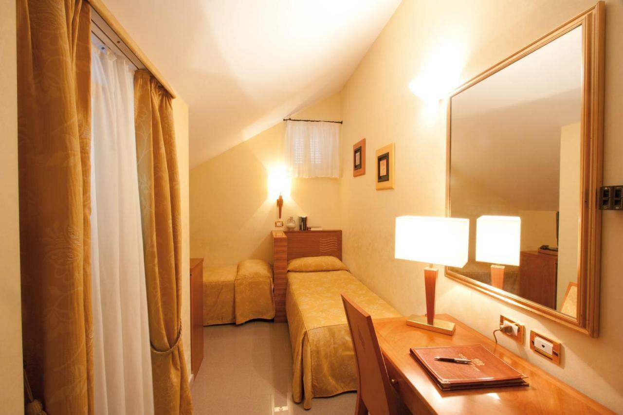Hotel Tirreno Parghelia Eksteriør billede