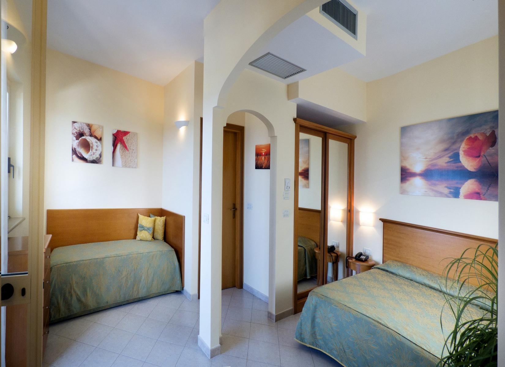 Hotel Tirreno Parghelia Eksteriør billede