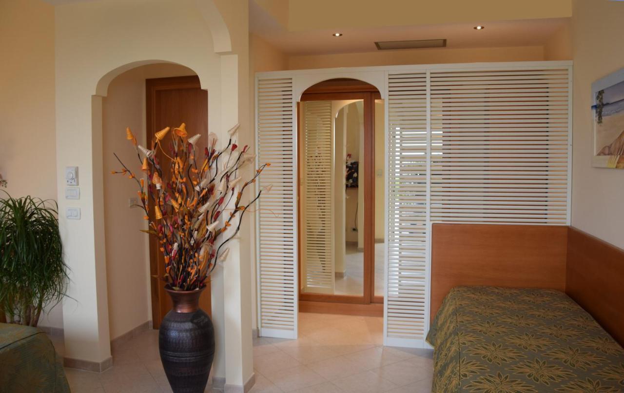Hotel Tirreno Parghelia Eksteriør billede